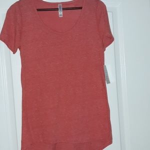 NWT!! Lularoe XS Classic tee